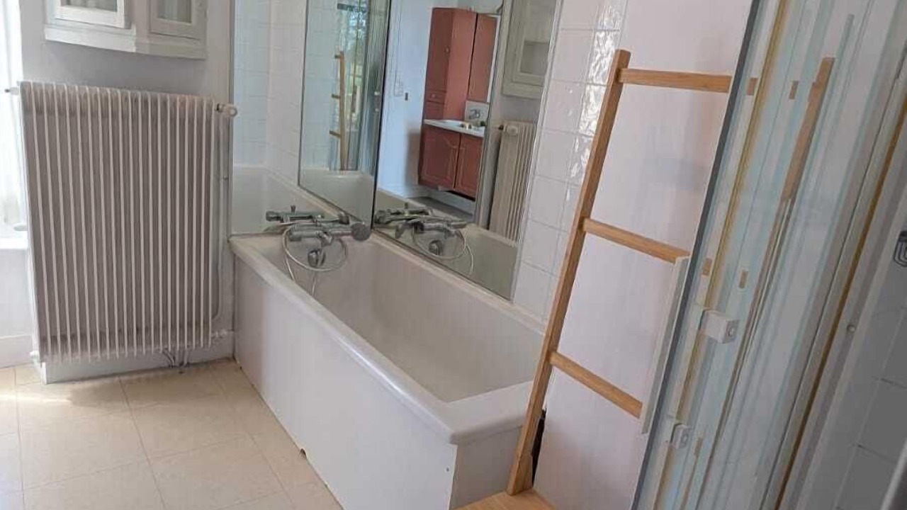 Photo of Bathroom in Janville