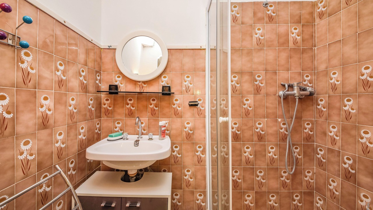 Photo of Bathroom in Villeneuve-sur-Vere