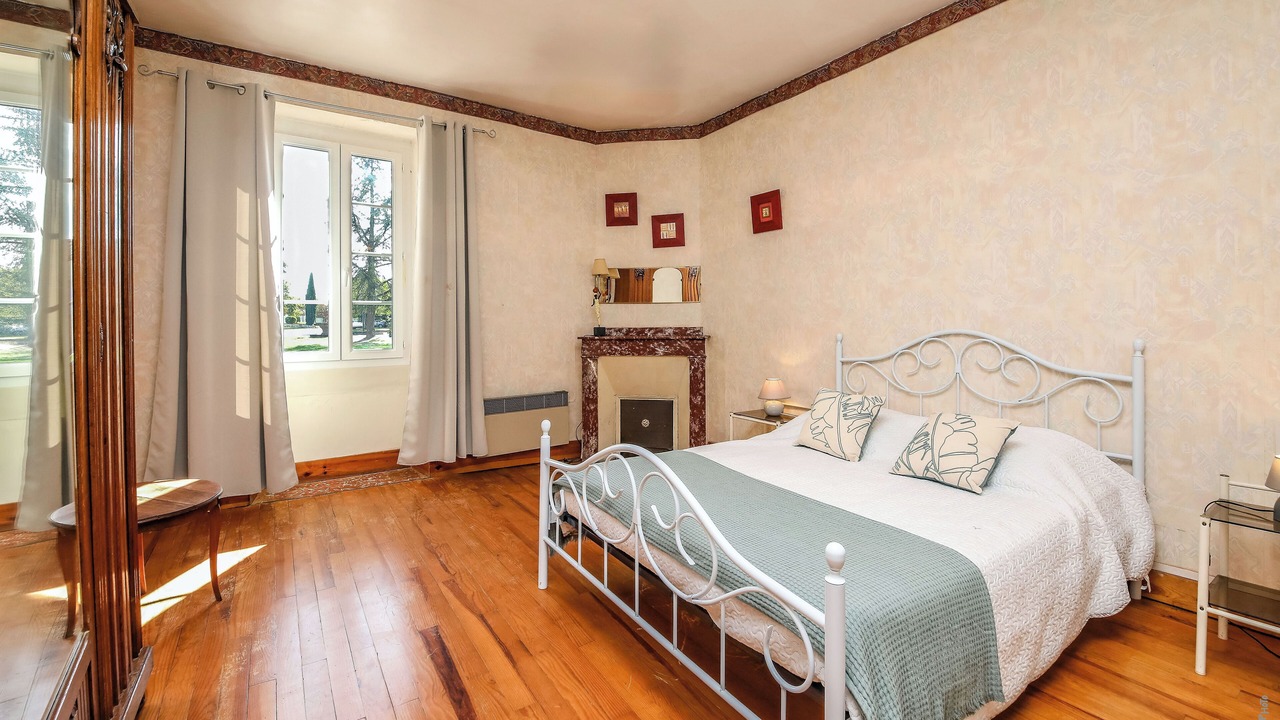 Photo of Bedroom in Villeneuve-sur-Vere