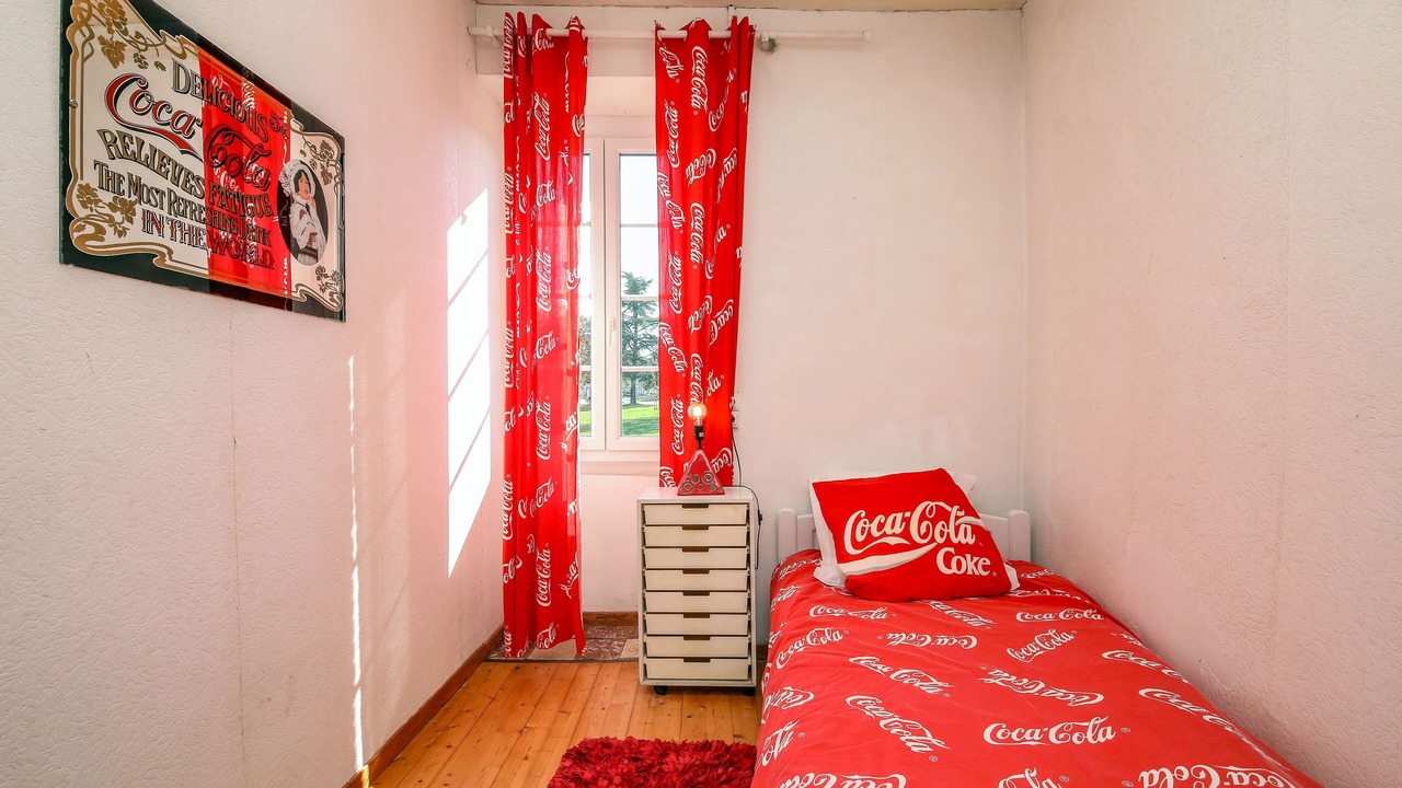 Photo of Bedroom in Villeneuve-sur-Vere