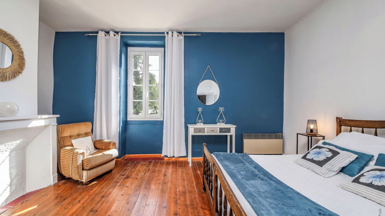 Photo of Bedroom in Villeneuve-sur-Vere