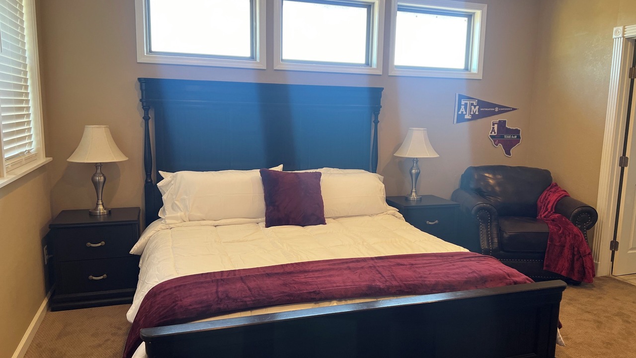 Photo of Bedroom in College Hills Estates