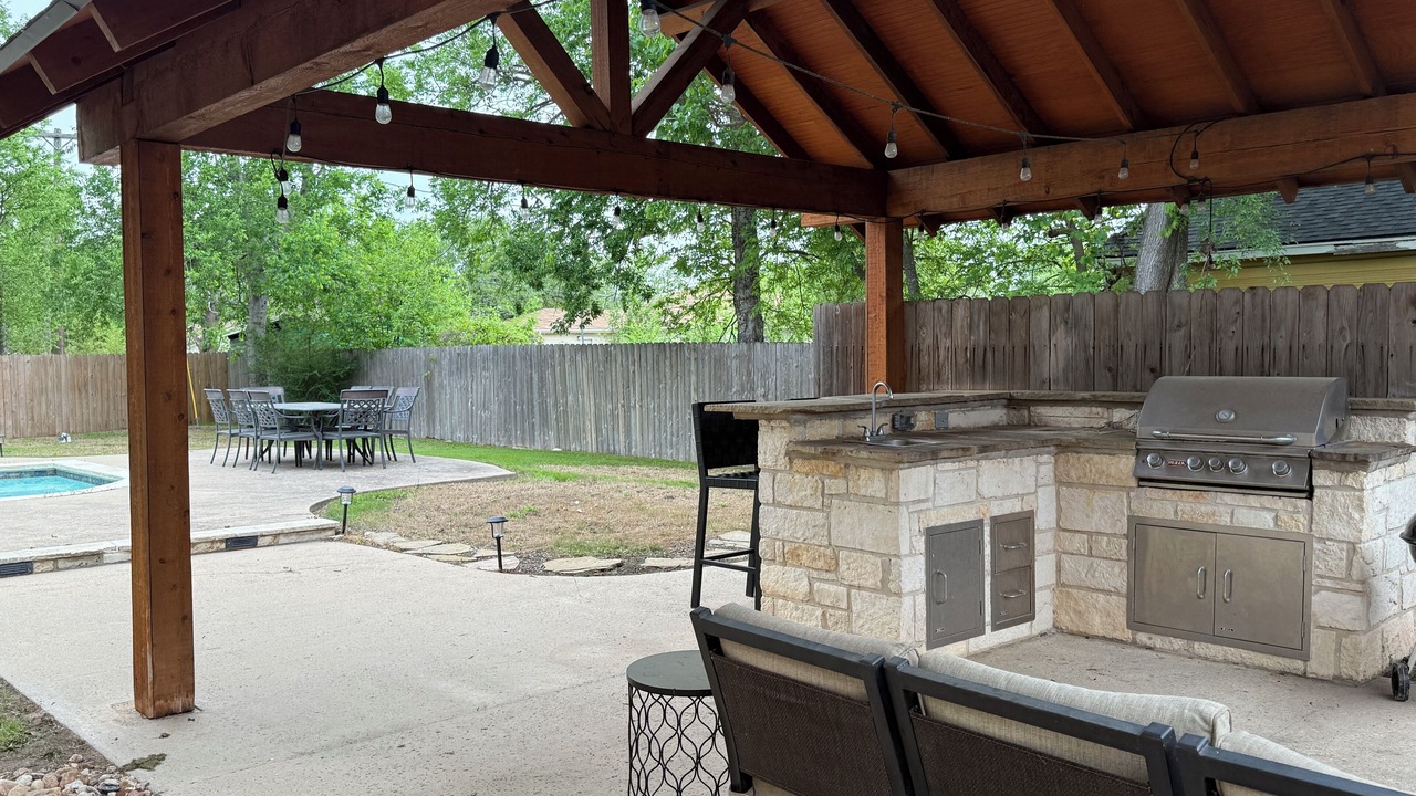Photo of Outdoor in College Hills Estates