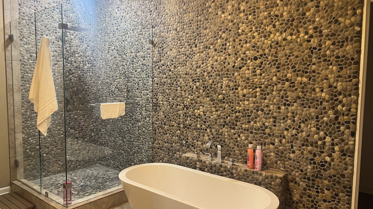 Photo of Bathroom in College Hills Estates