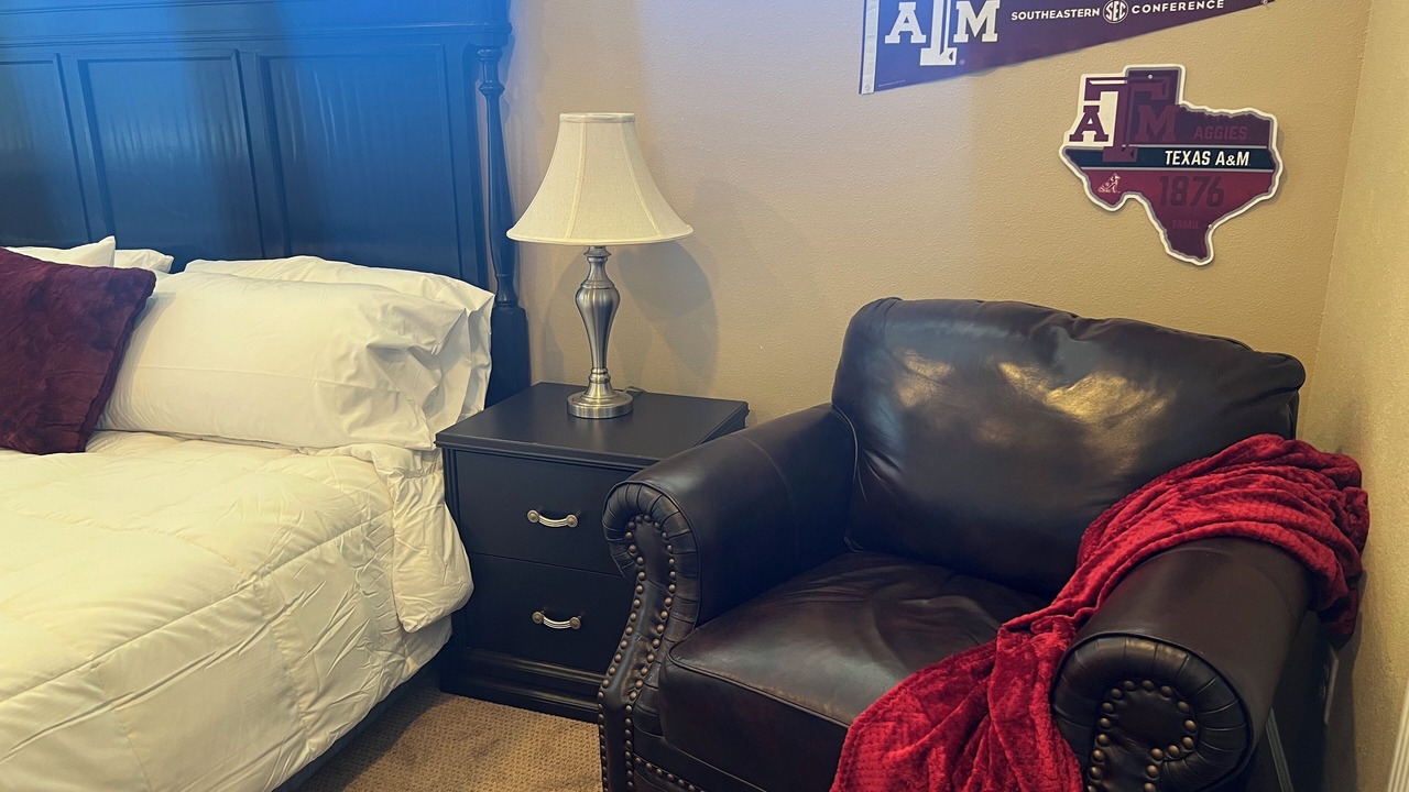 Photo of Bedroom in College Hills Estates