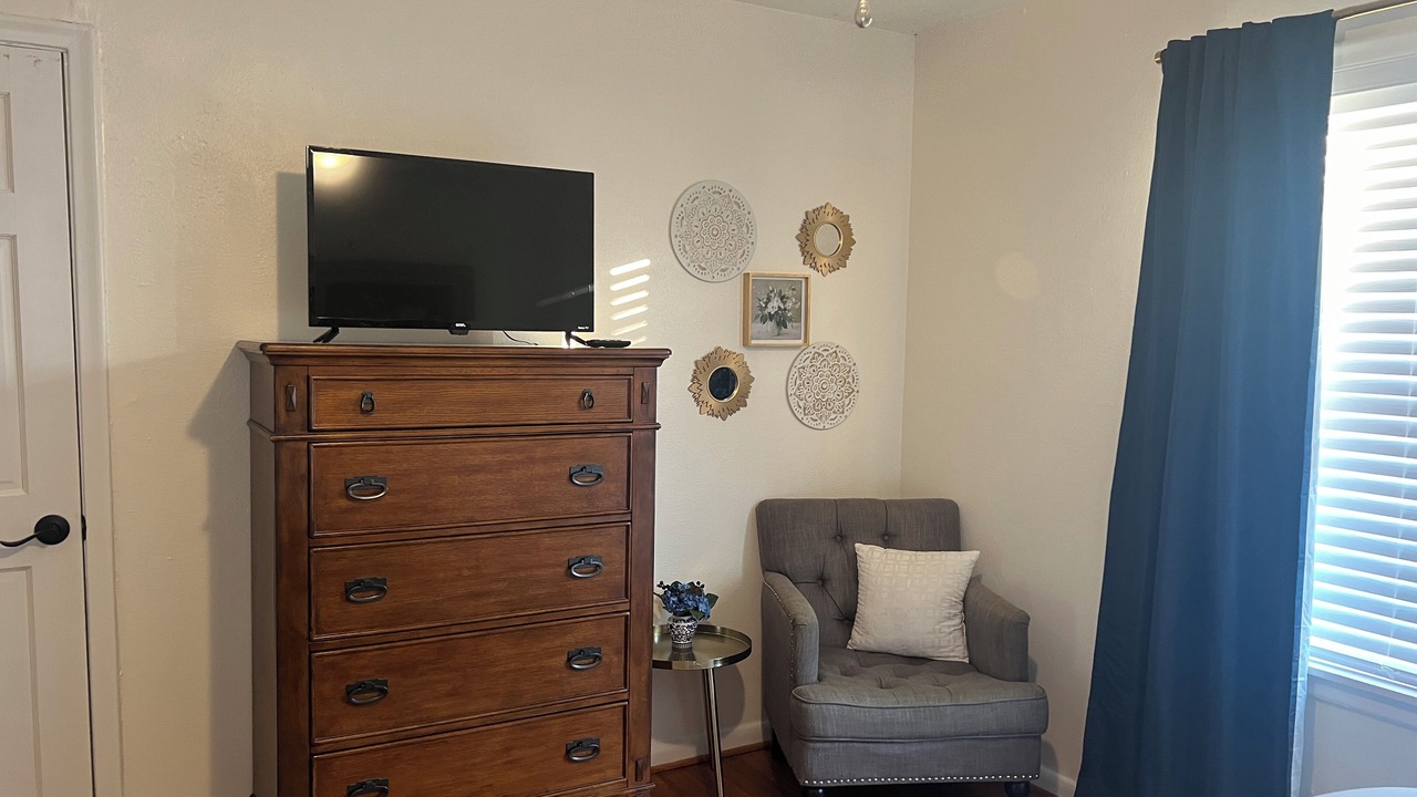 Photo of Bedroom in College Hills Estates