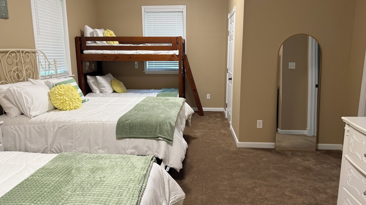 Photo of Bedroom in College Hills Estates