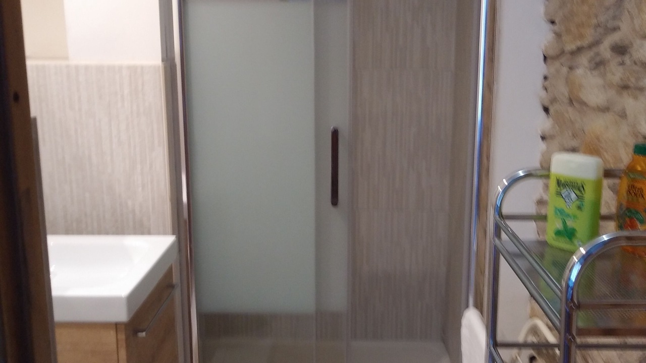 Photo of Bathroom in Reynes