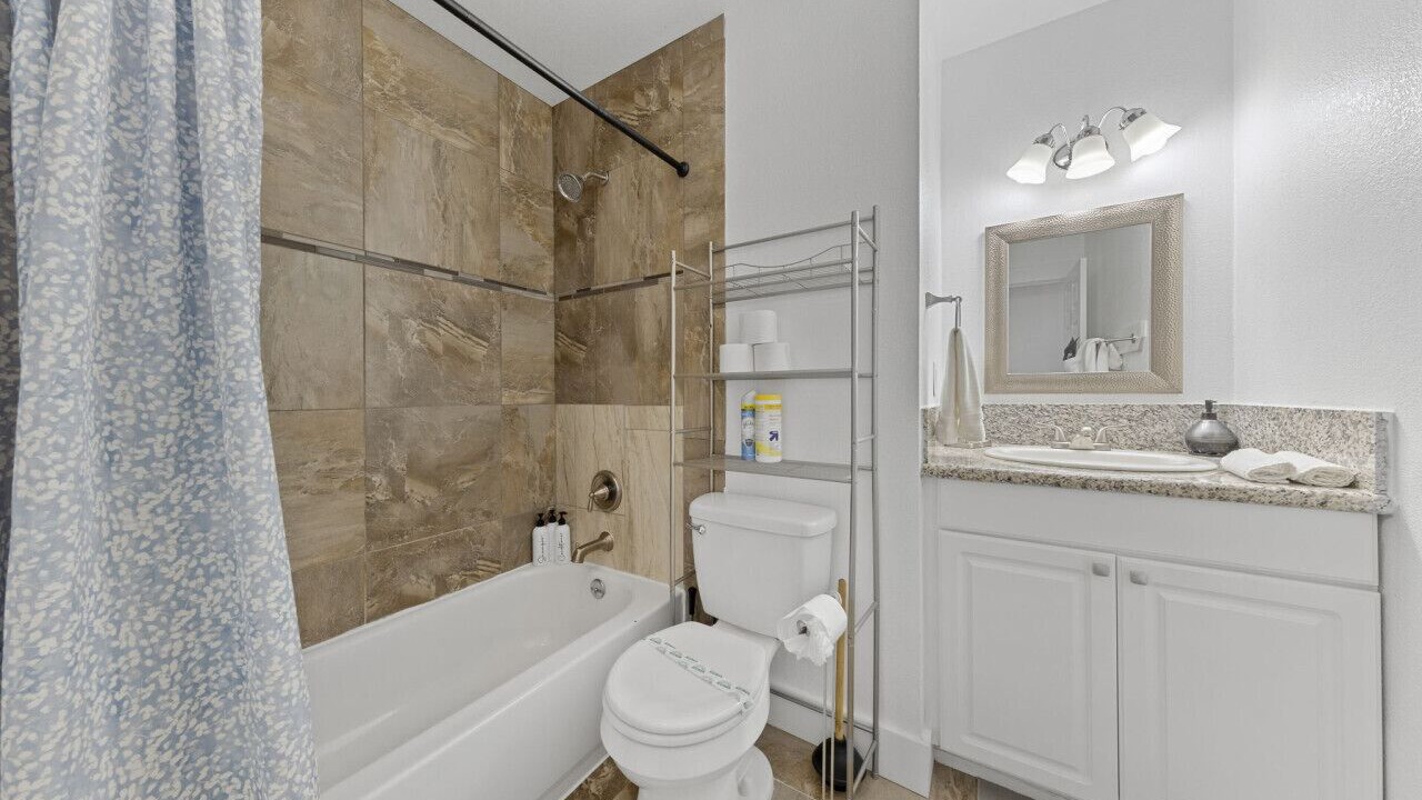 Photo of Bathroom in Rancho Oakey
