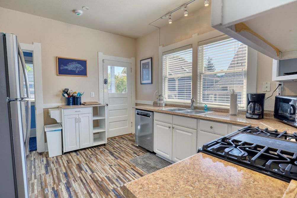 Photo of Others in Queen Anne