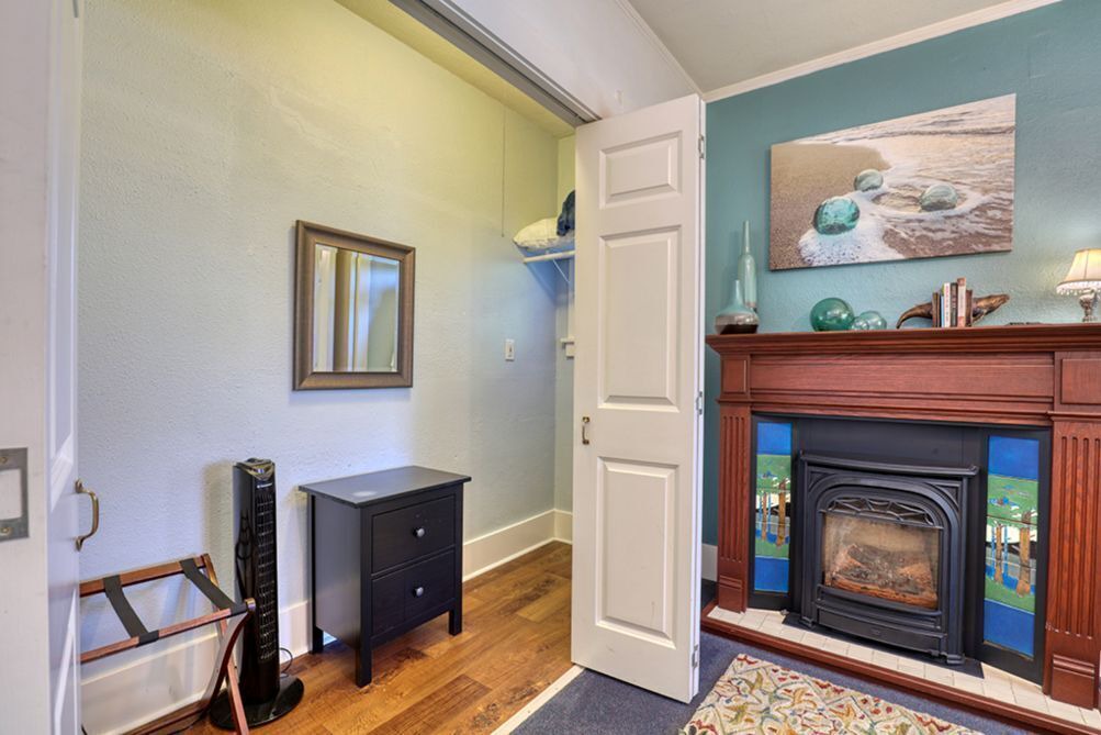 Photo of Livingroom in Queen Anne