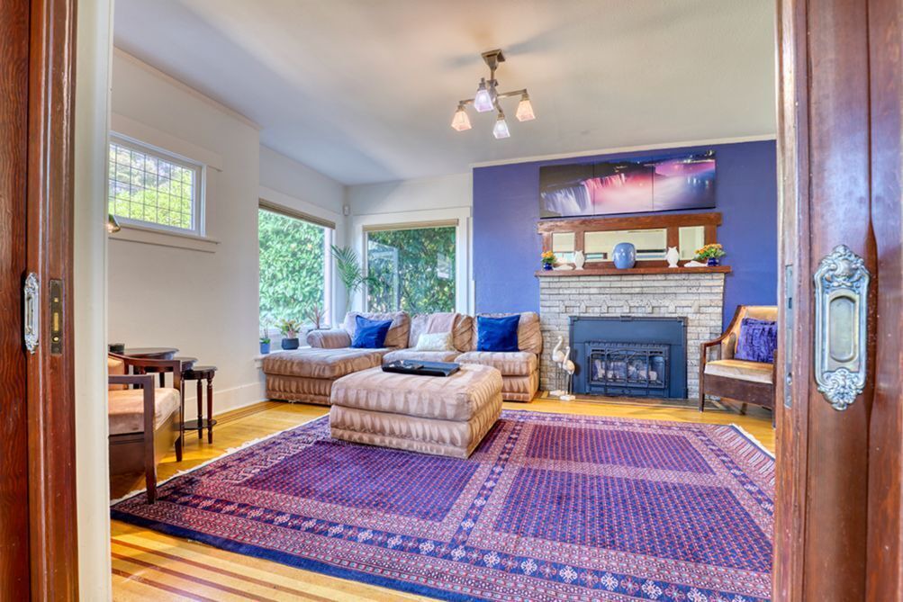 Photo of Livingroom in Queen Anne