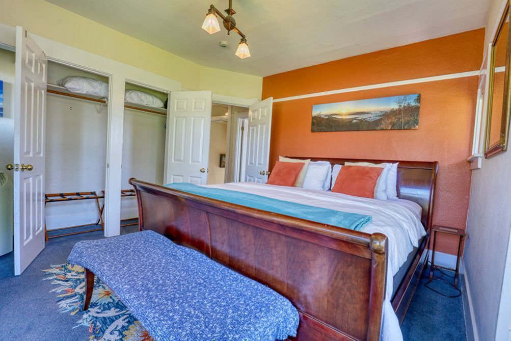 Photo of Others in Queen Anne