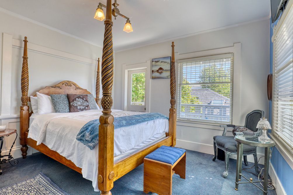 Photo of Others in Queen Anne