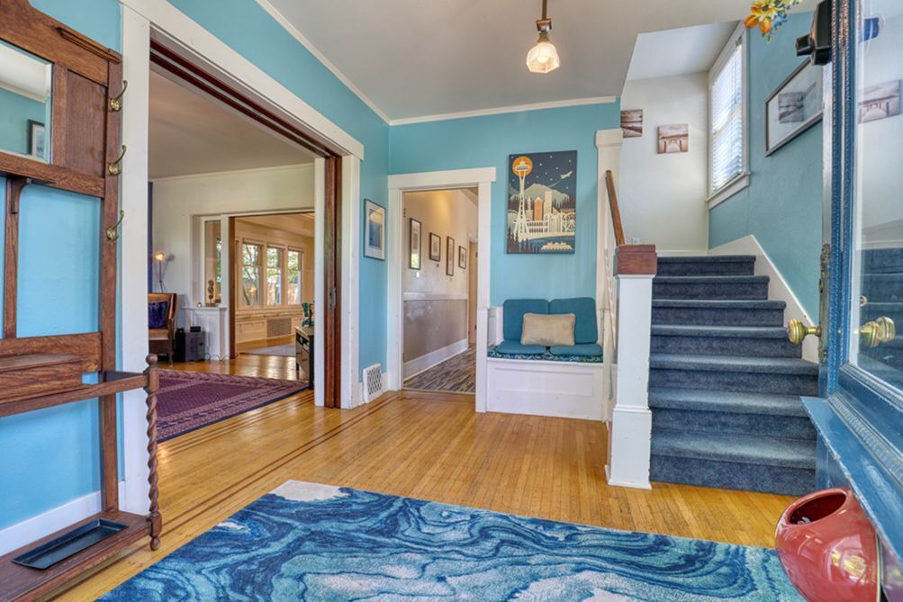 Photo of Others in Queen Anne