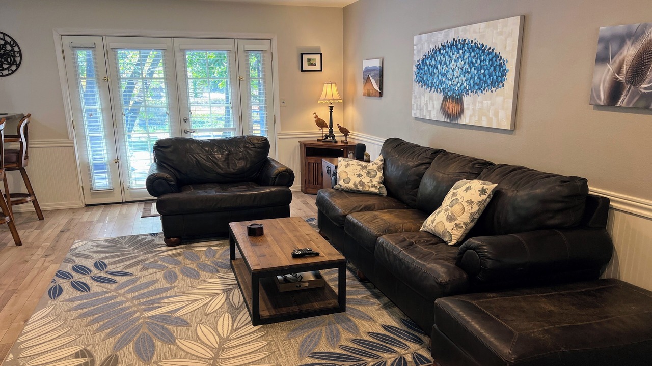 Photo of Livingroom in Montague