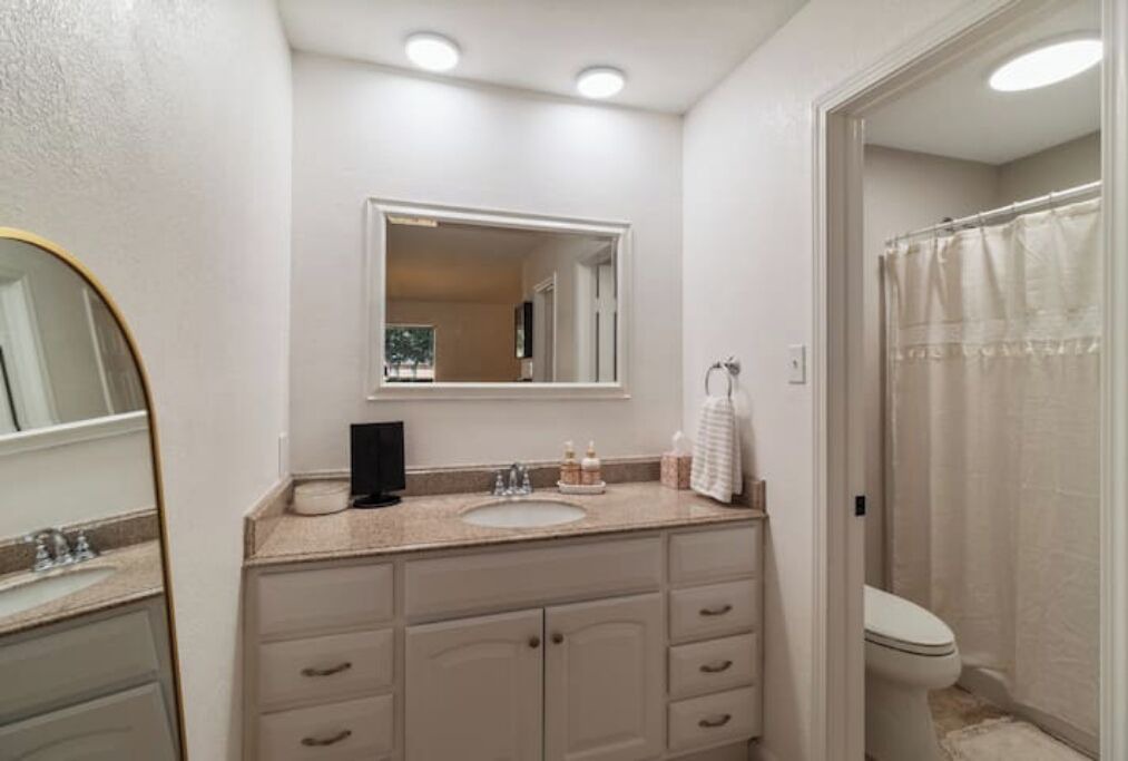 Photo of Bathroom in Woodway Village