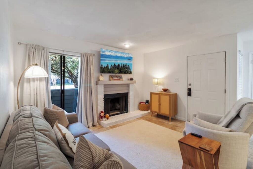 Photo of Livingroom in Woodway Village