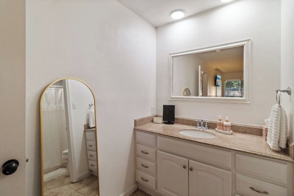 Photo of Bathroom in Woodway Village