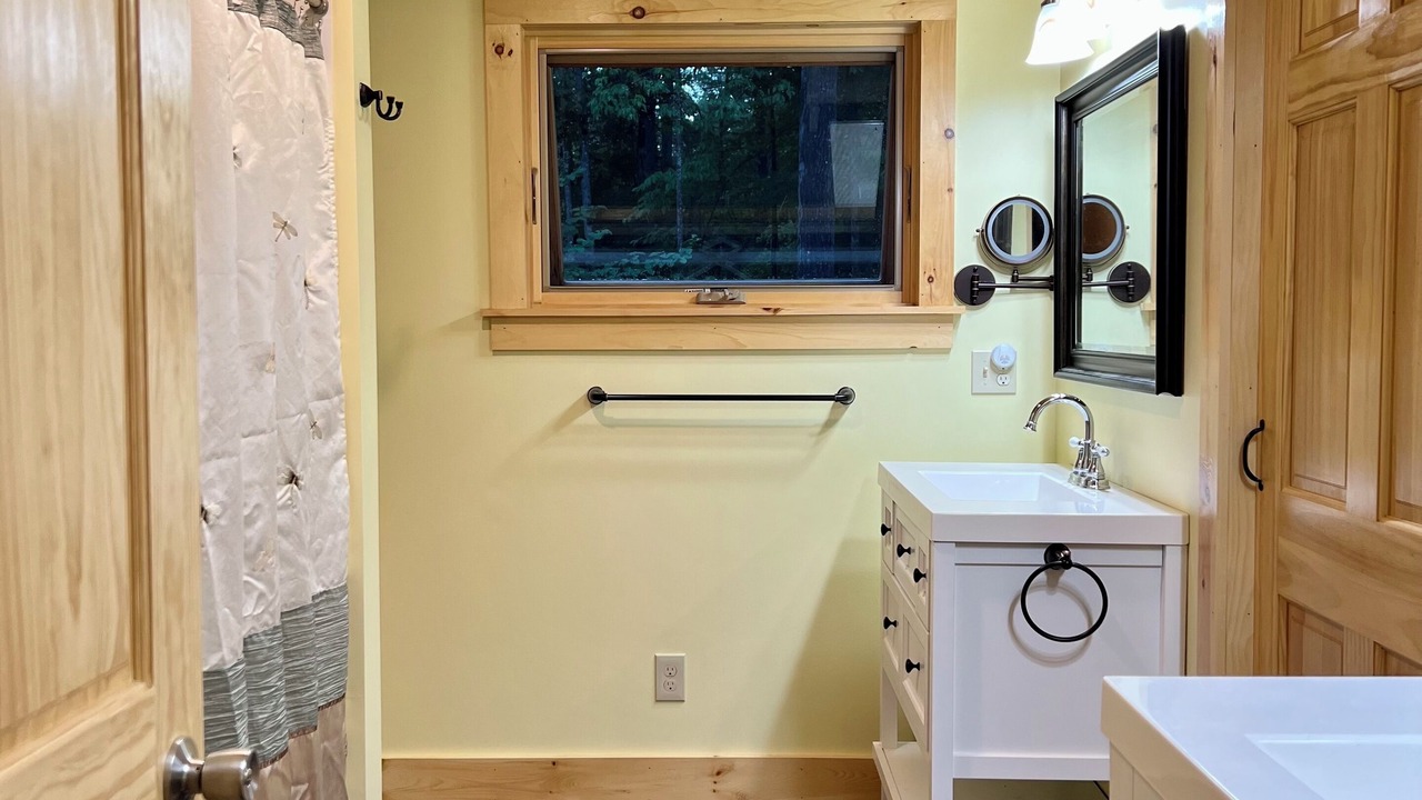 Photo of Bathroom in Jay