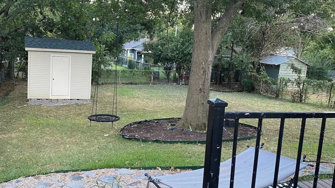Photo of Outdoor in Handley