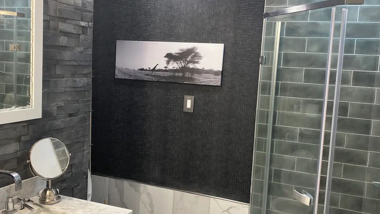 Photo of Bathroom in Handley