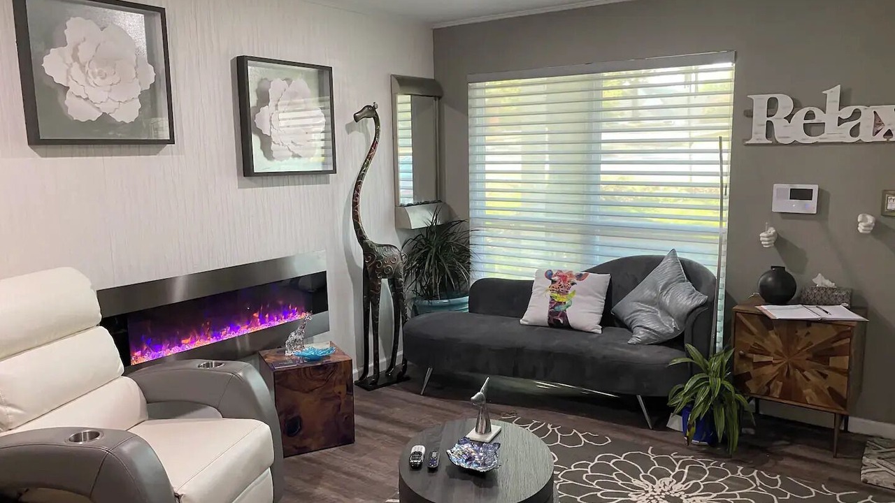 Photo of Livingroom in Handley