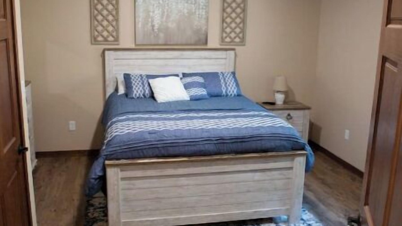Photo of Bedroom in Crystal Falls