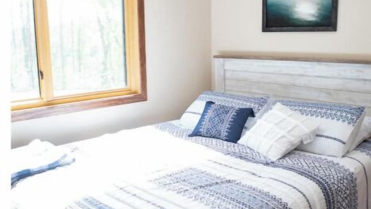 Photo of Bedroom in Crystal Falls