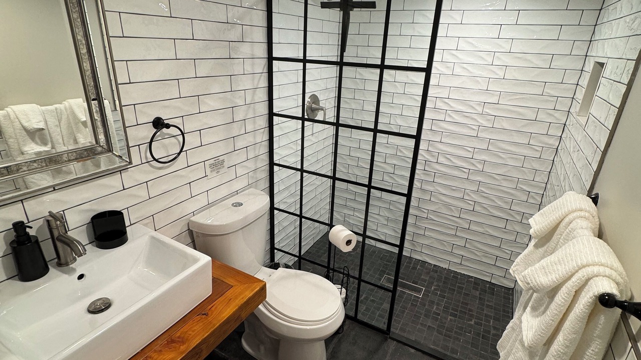 Photo of Bathroom in South Peabody