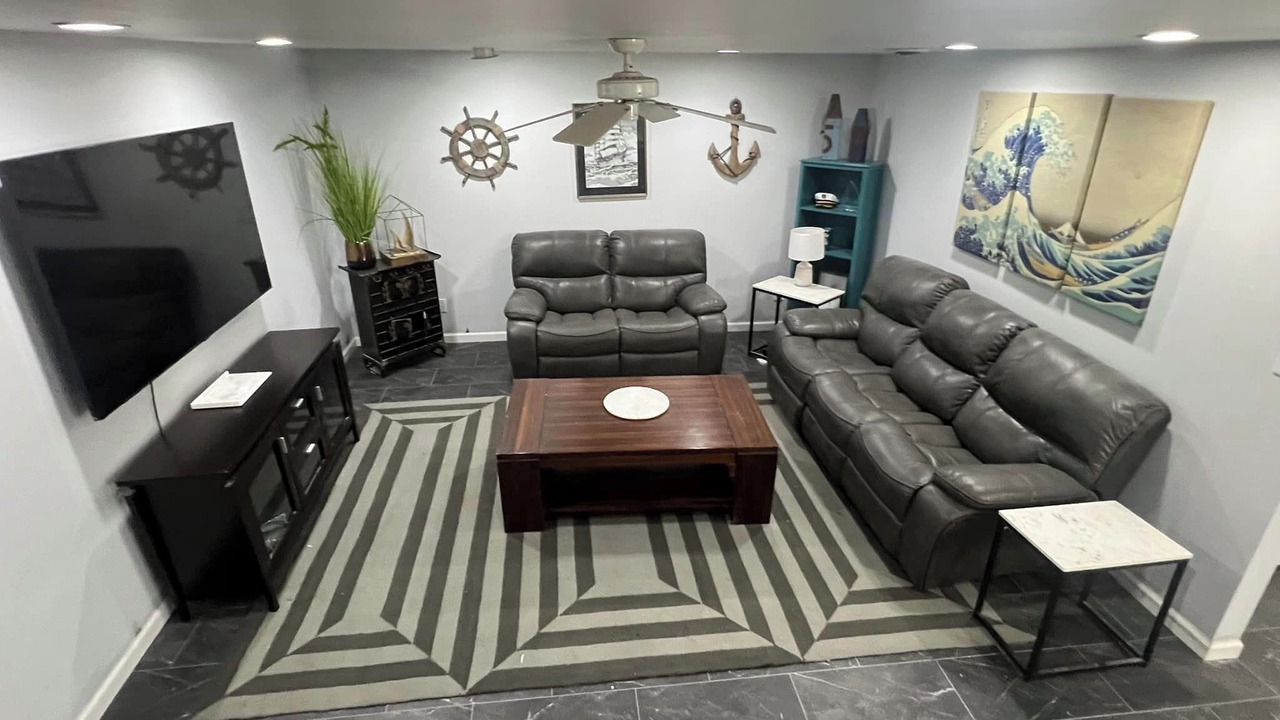 Photo of Livingroom in Lindenwood Park
