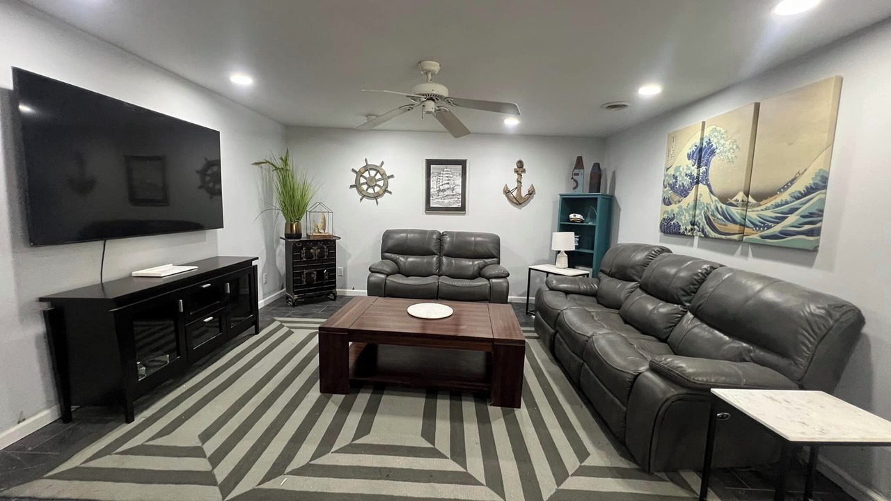 Photo of Livingroom in Lindenwood Park