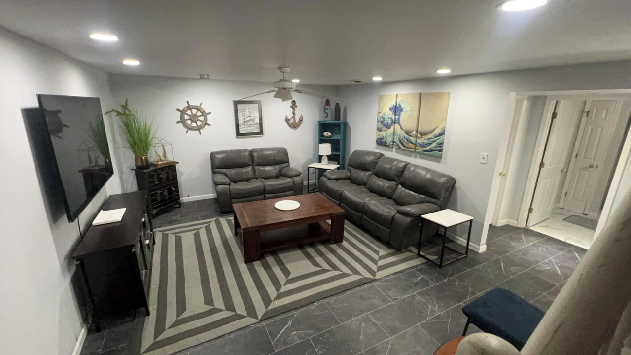 Photo of Livingroom in Lindenwood Park