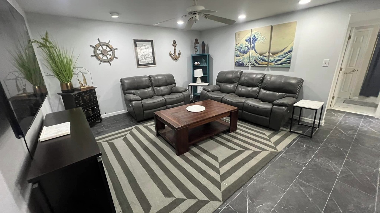 Photo of Livingroom in Lindenwood Park