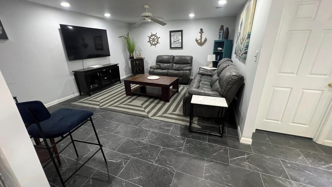 Photo of Livingroom in Lindenwood Park