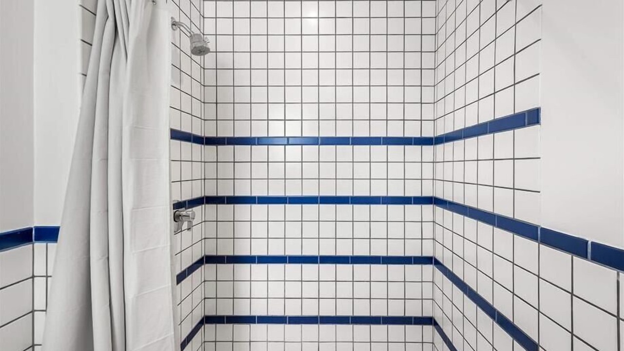 Photo of Bathroom in West Avenue