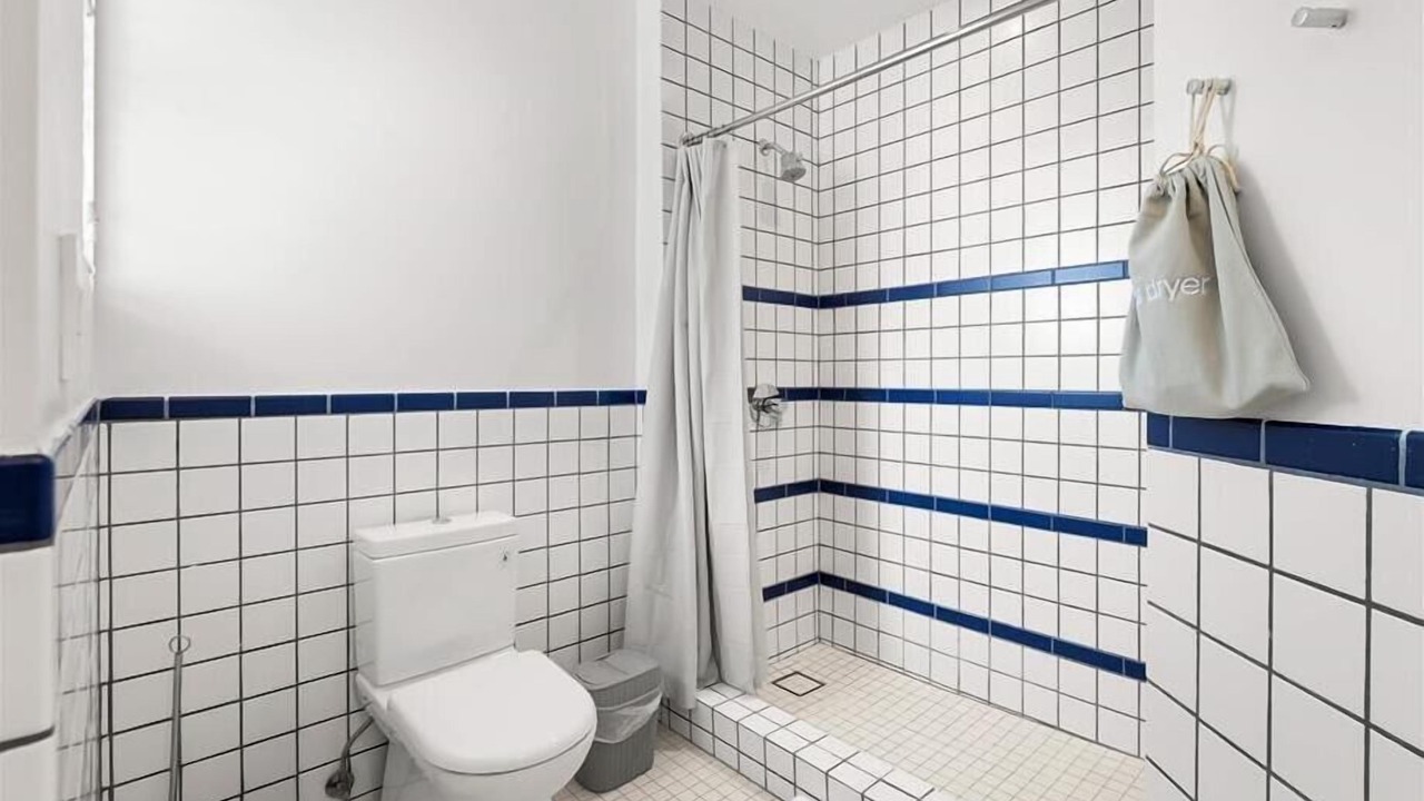 Photo of Bathroom in West Avenue