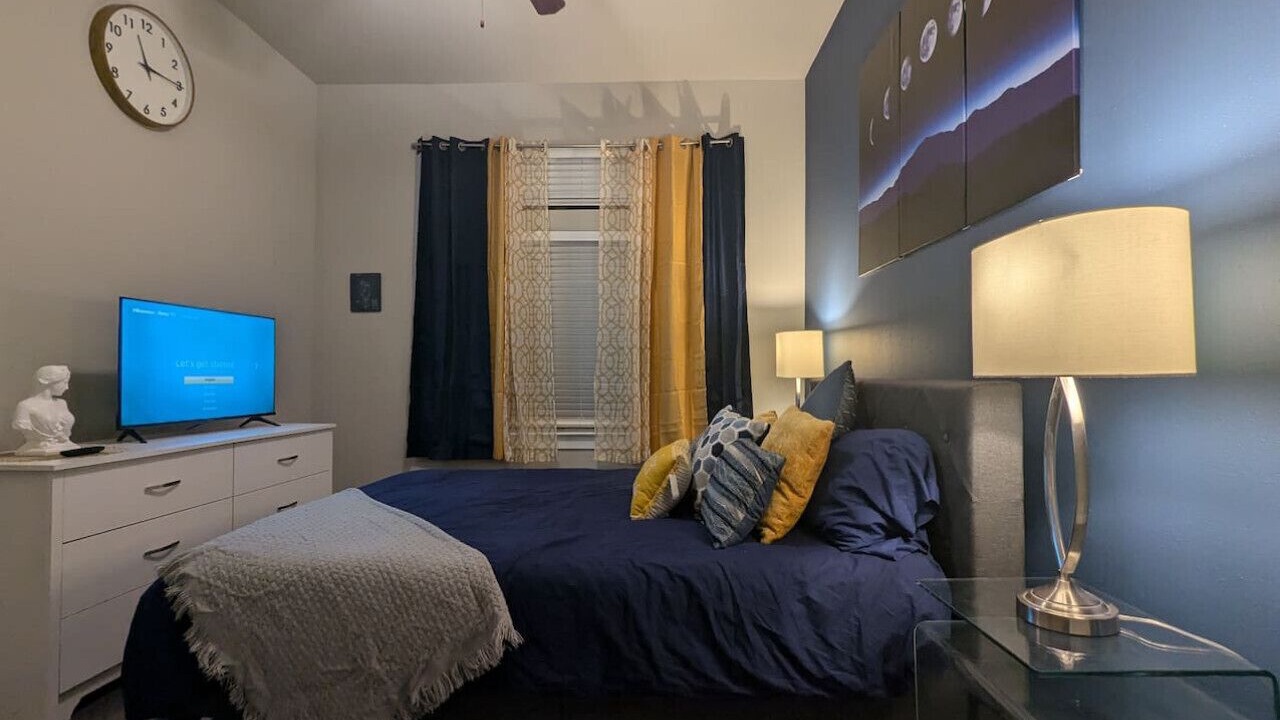 Photo of Bedroom in Nassau Bay