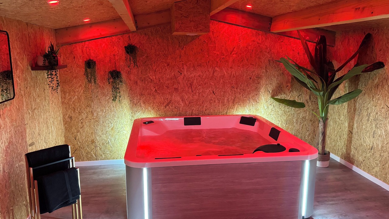 Photo of Others in Subles