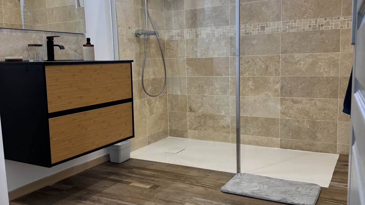 Photo of Bathroom in Subles