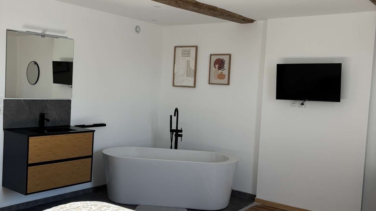 Photo of Bedroom in Subles