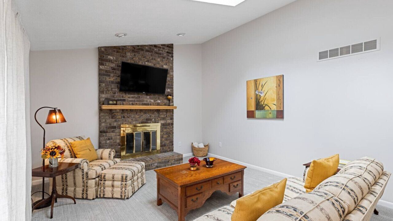 Photo of Livingroom in Penfield