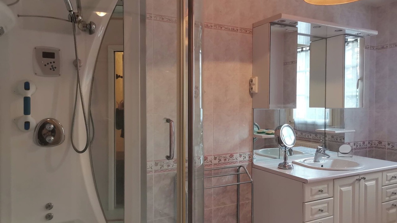 Photo of Bathroom in Jullouville