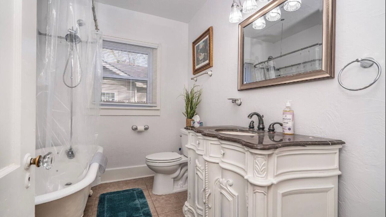 Photo of Bathroom in Miller