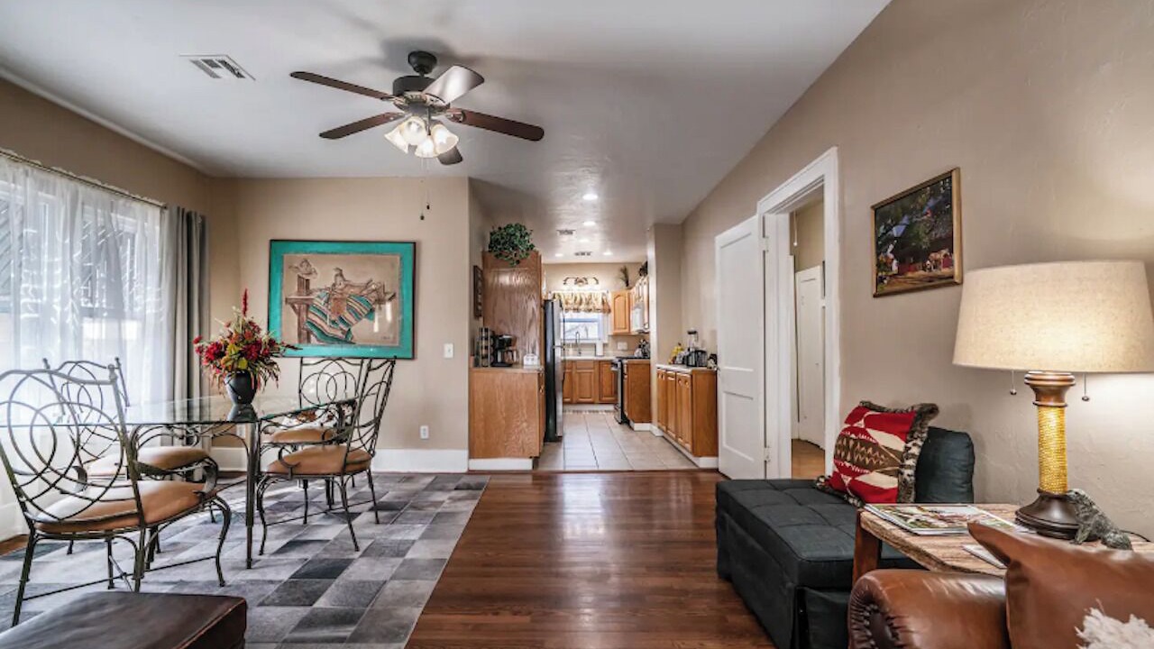Photo of Livingroom in Miller