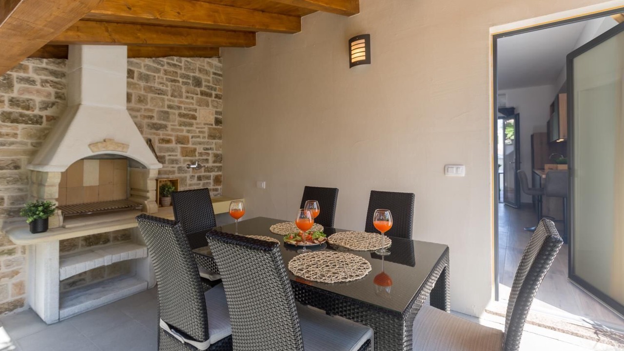 Photo of Outdoor in Spadici
