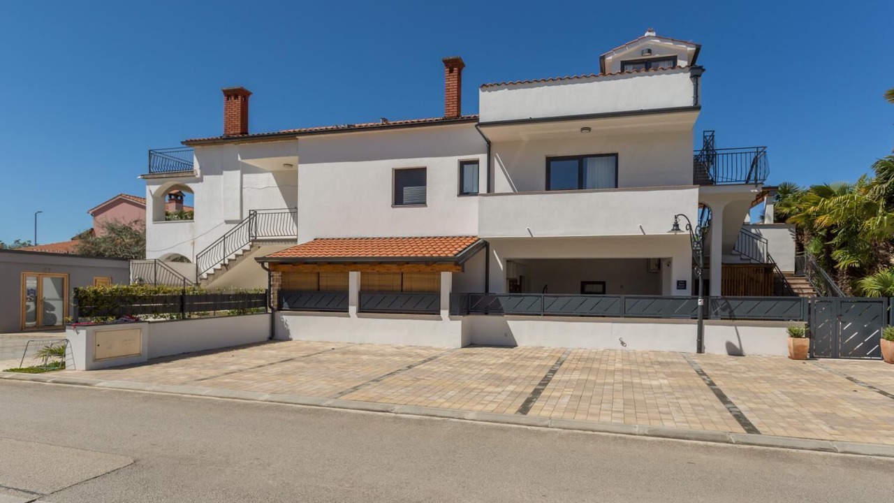 Photo of Outdoor in Spadici