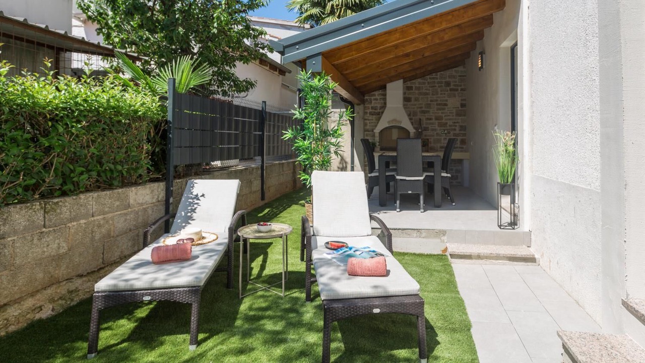 Photo of Outdoor in Spadici