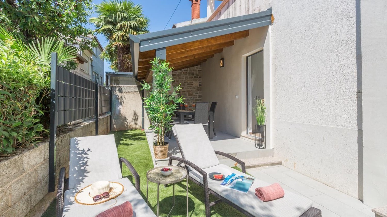Photo of Outdoor in Spadici