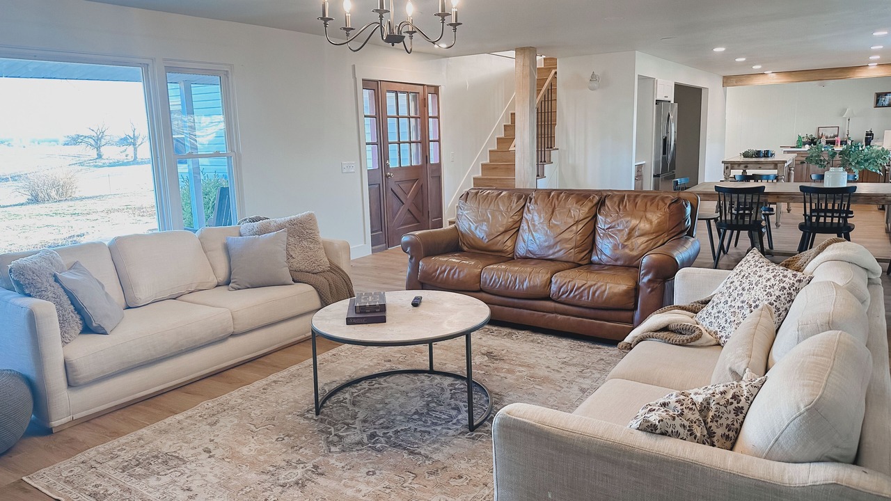 Photo of Livingroom in Brookline Station